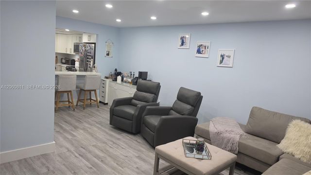 220 NW 87th Ave K219, Miami, FL 33172