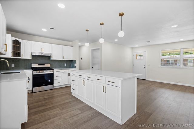 1103 S Choctaw Place, Claremore, OK 74017
