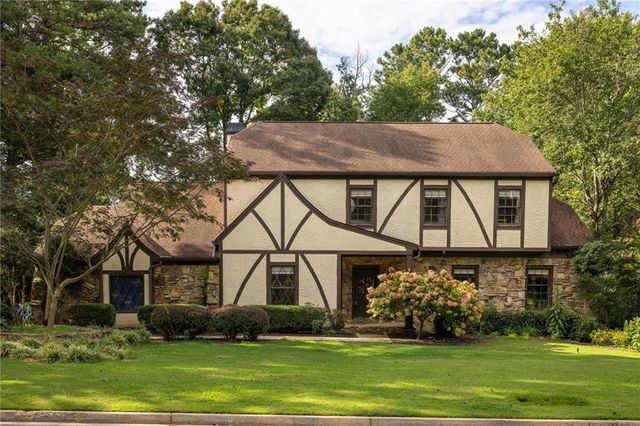 1318 Mile Post Drive, Dunwoody, GA 30338