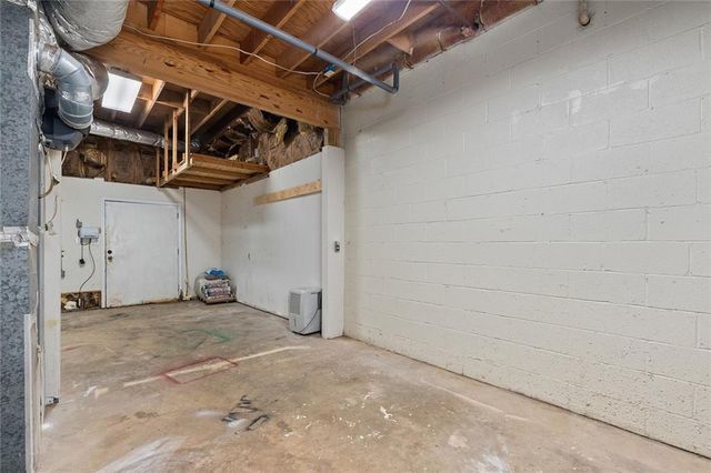 1318 Mile Post Drive, Dunwoody, GA 30338