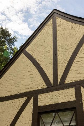 1318 Mile Post Drive, Dunwoody, GA 30338