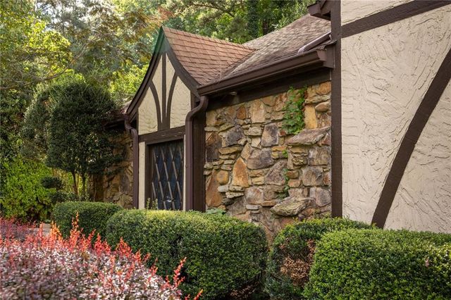 1318 Mile Post Drive, Dunwoody, GA 30338