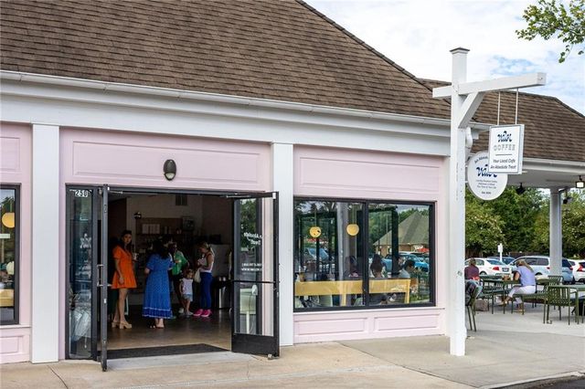 1318 Mile Post Drive, Dunwoody, GA 30338