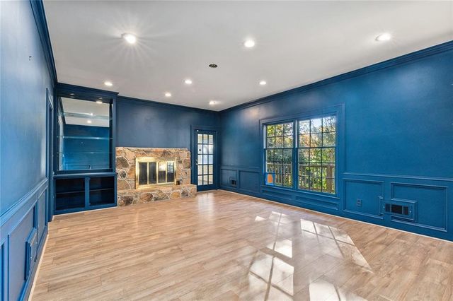 1318 Mile Post Drive, Dunwoody, GA 30338