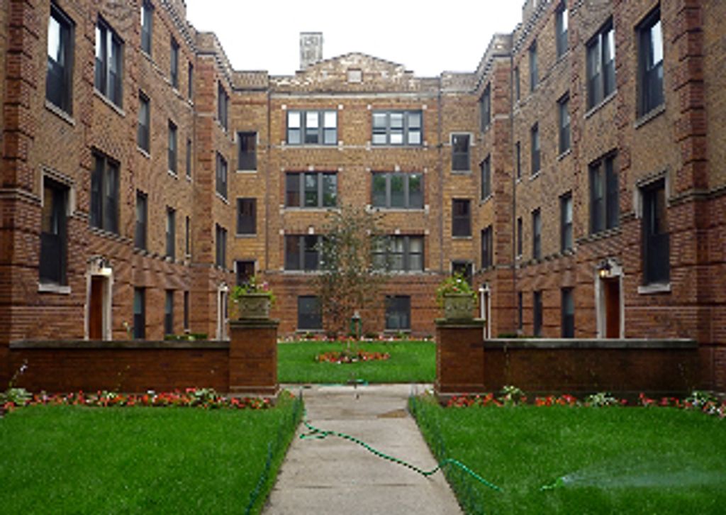 3511 N Racine Avenue 1E, Chicago, IL 60657