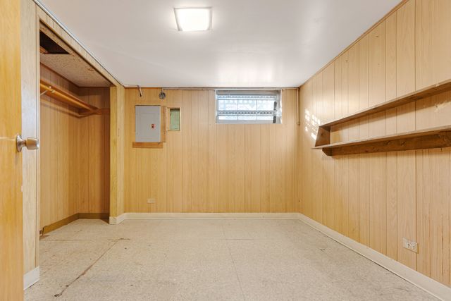 7148 S Sawyer Avenue, Chicago, IL 60629