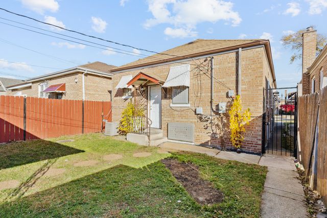 7148 S Sawyer Avenue, Chicago, IL 60629