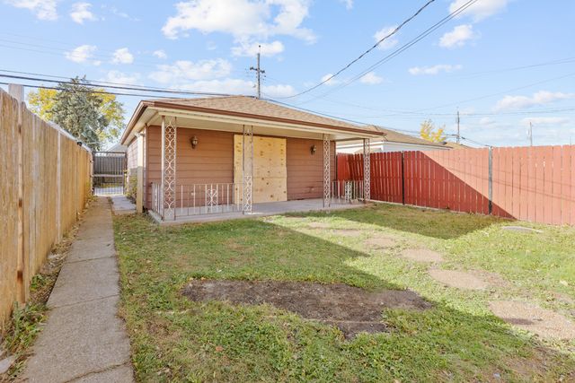 7148 S Sawyer Avenue, Chicago, IL 60629