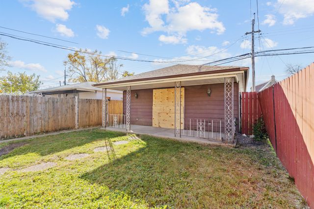 7148 S Sawyer Avenue, Chicago, IL 60629