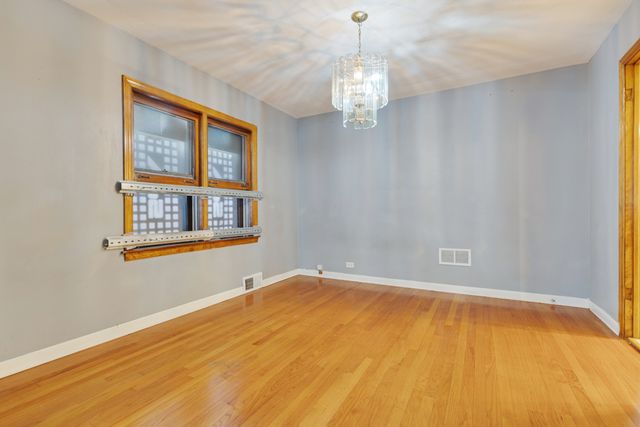 7148 S Sawyer Avenue, Chicago, IL 60629