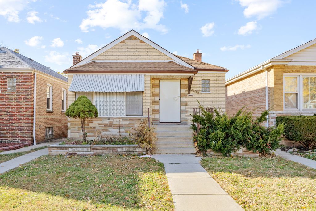 7148 S Sawyer Avenue, Chicago, IL 60629