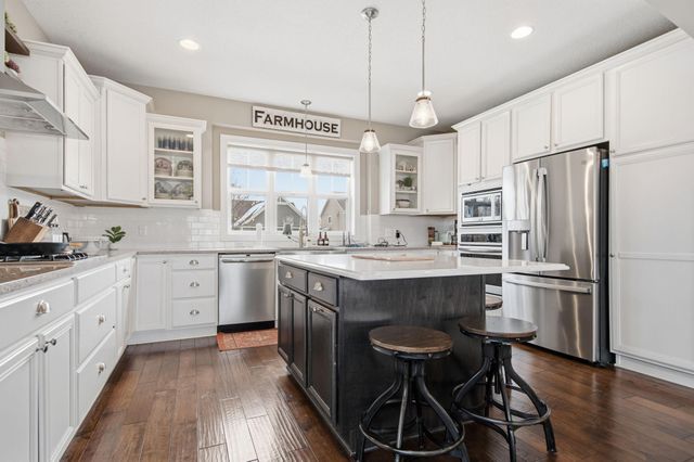 1120 Francesca Court, Chaska, MN 55318