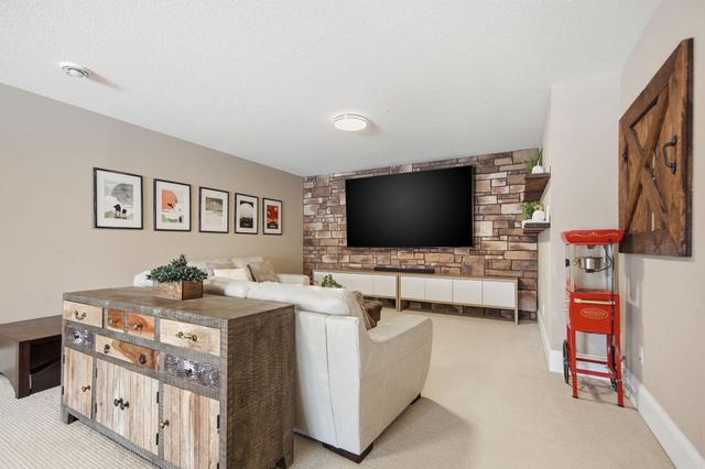 1120 Francesca Court, Chaska, MN 55318