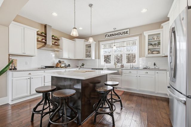 1120 Francesca Court, Chaska, MN 55318