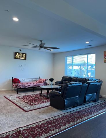 4542 N Casey Avenue, Fresno, CA 93723