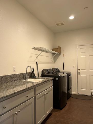 4542 N Casey Avenue, Fresno, CA 93723