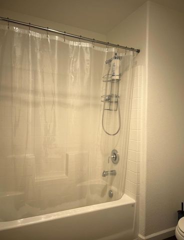 4542 N Casey Avenue, Fresno, CA 93723