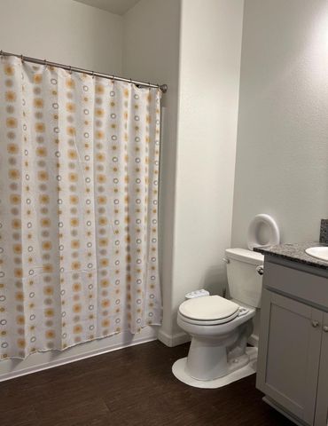 4542 N Casey Avenue, Fresno, CA 93723