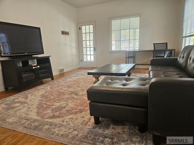 841 S 4th Avenue, Pocatello, ID 83201