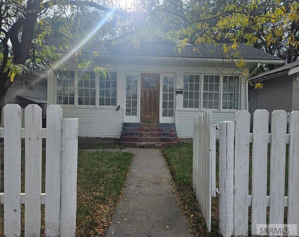 841 S 4th Avenue, Pocatello, ID 83201