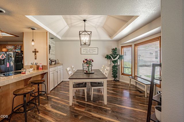 5247 Dobrot Way, Central Point, OR 97502