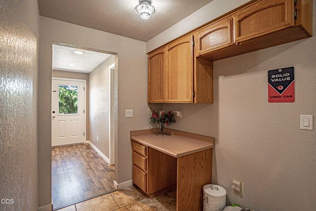 5247 Dobrot Way, Central Point, OR 97502
