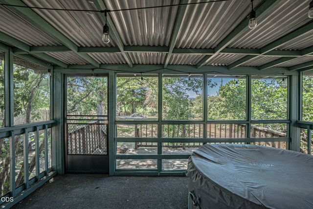5247 Dobrot Way, Central Point, OR 97502