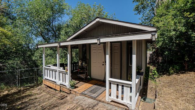 5247 Dobrot Way, Central Point, OR 97502