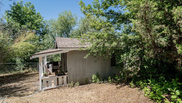 5247 Dobrot Way, Central Point, OR 97502
