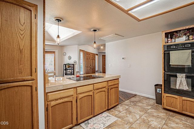 5247 Dobrot Way, Central Point, OR 97502