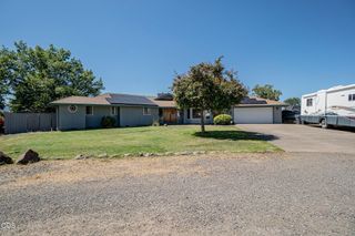 5247 Dobrot Way, Central Point, OR 97502