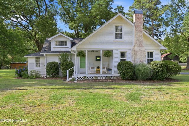 2704 Farm Life School Road, Carthage, NC 28327