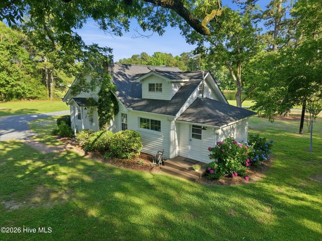 2704 Farm Life School Road, Carthage, NC 28327