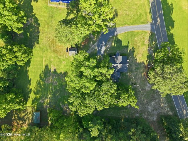 2704 Farm Life School Road, Carthage, NC 28327