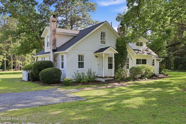 2704 Farm Life School Road, Carthage, NC 28327