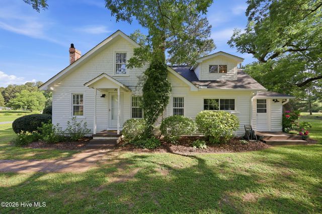 2704 Farm Life School Road, Carthage, NC 28327