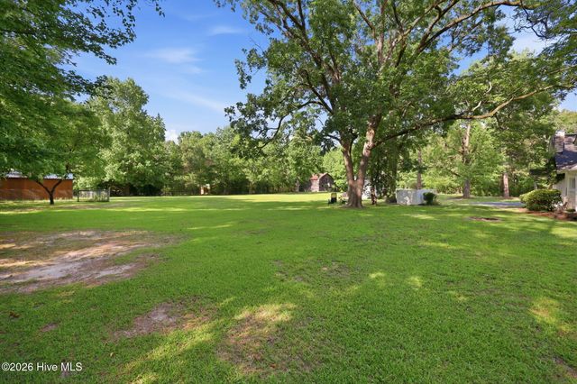 2704 Farm Life School Road, Carthage, NC 28327