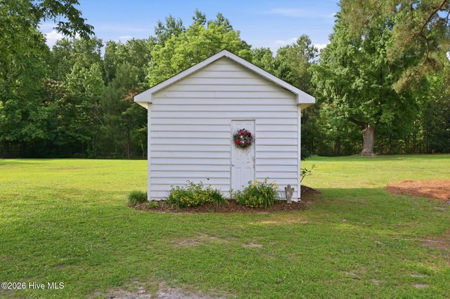 2704 Farm Life School Road, Carthage, NC 28327