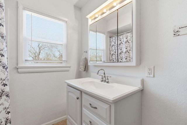 733 W Kerr Street, Springfield, MO 65803