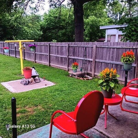 733 W Kerr Street, Springfield, MO 65803