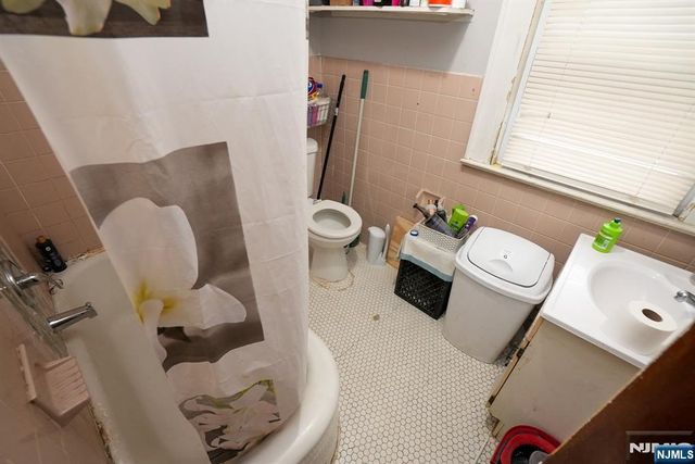 425 Dewitt Avenue, Belleville, NJ 07109