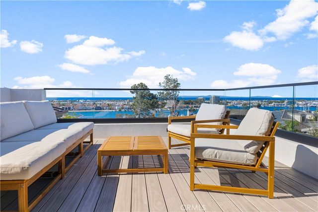 2212 Cliff Drive, Newport Beach, CA 92663
