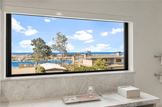 2212 Cliff Drive, Newport Beach, CA 92663