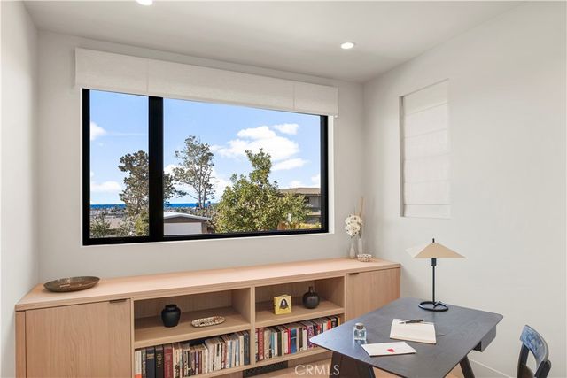 2212 Cliff Drive, Newport Beach, CA 92663