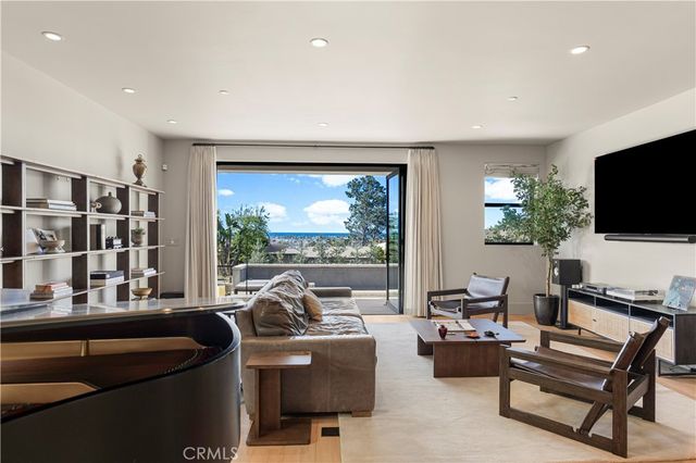 2212 Cliff Drive, Newport Beach, CA 92663