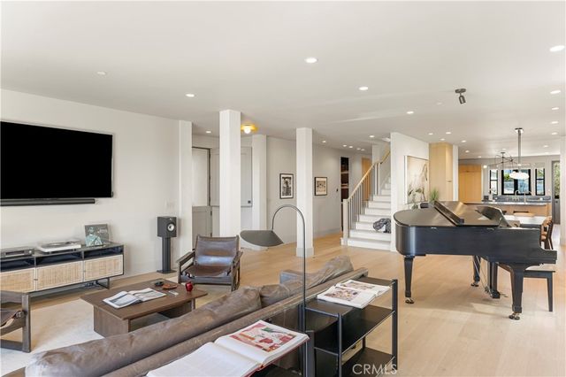 2212 Cliff Drive, Newport Beach, CA 92663