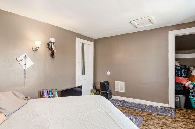 2397 Sullivant Avenue, Columbus, OH 43204