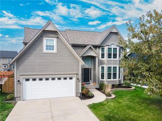 15802 S Apache Street, Olathe, KS 66062