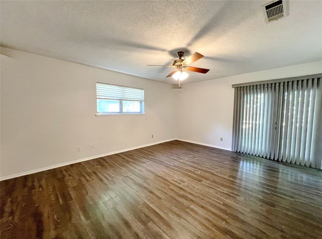 1209 Irwin Drive, Hurst, TX 76053