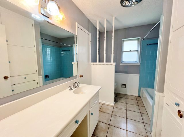 1209 Irwin Drive, Hurst, TX 76053
